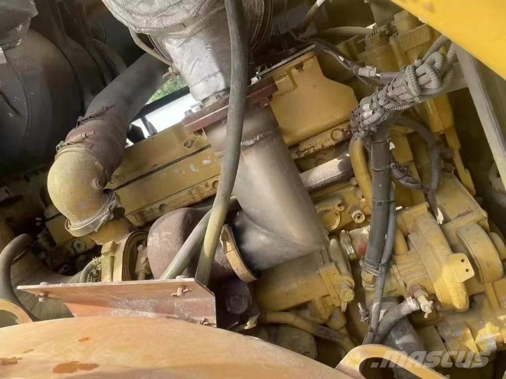 CAT 972 H Kolové nakladače