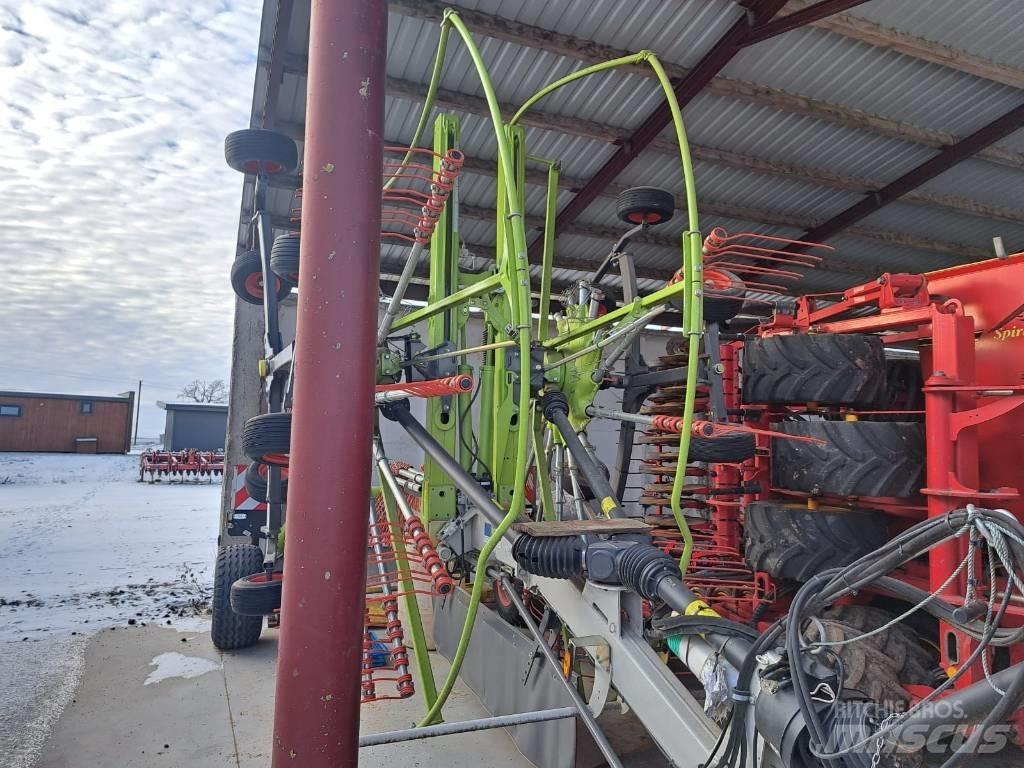 CLAAS Liner 2900 Obraceče a shrabovače sena