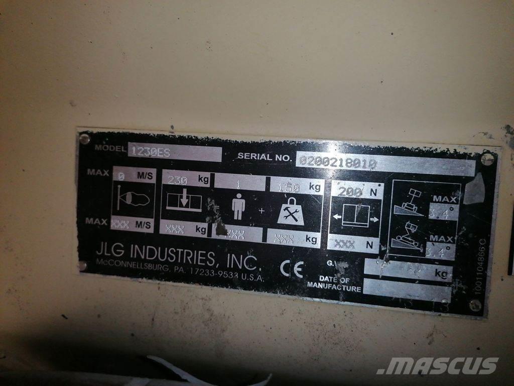 JLG 1230ES Další zvedače a plošiny