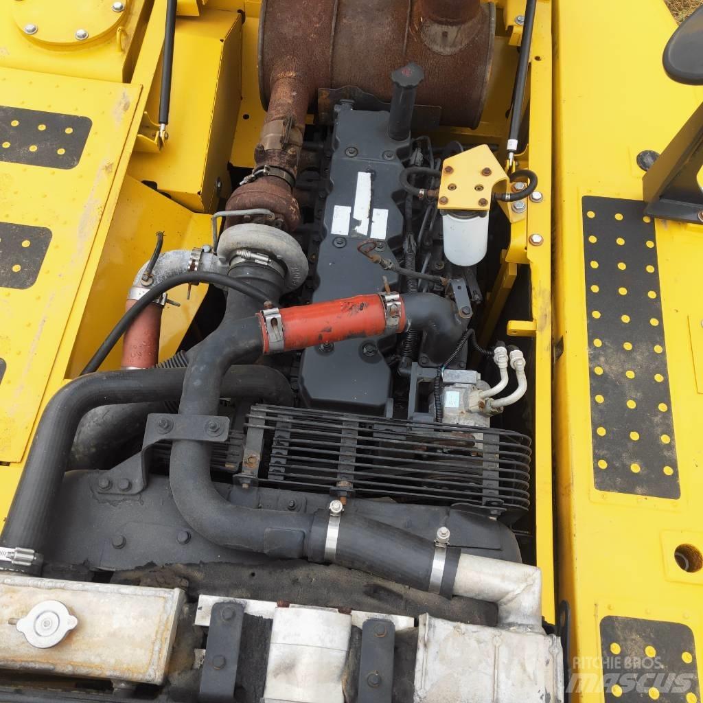 Komatsu PC200-8 Pásová rýpadla