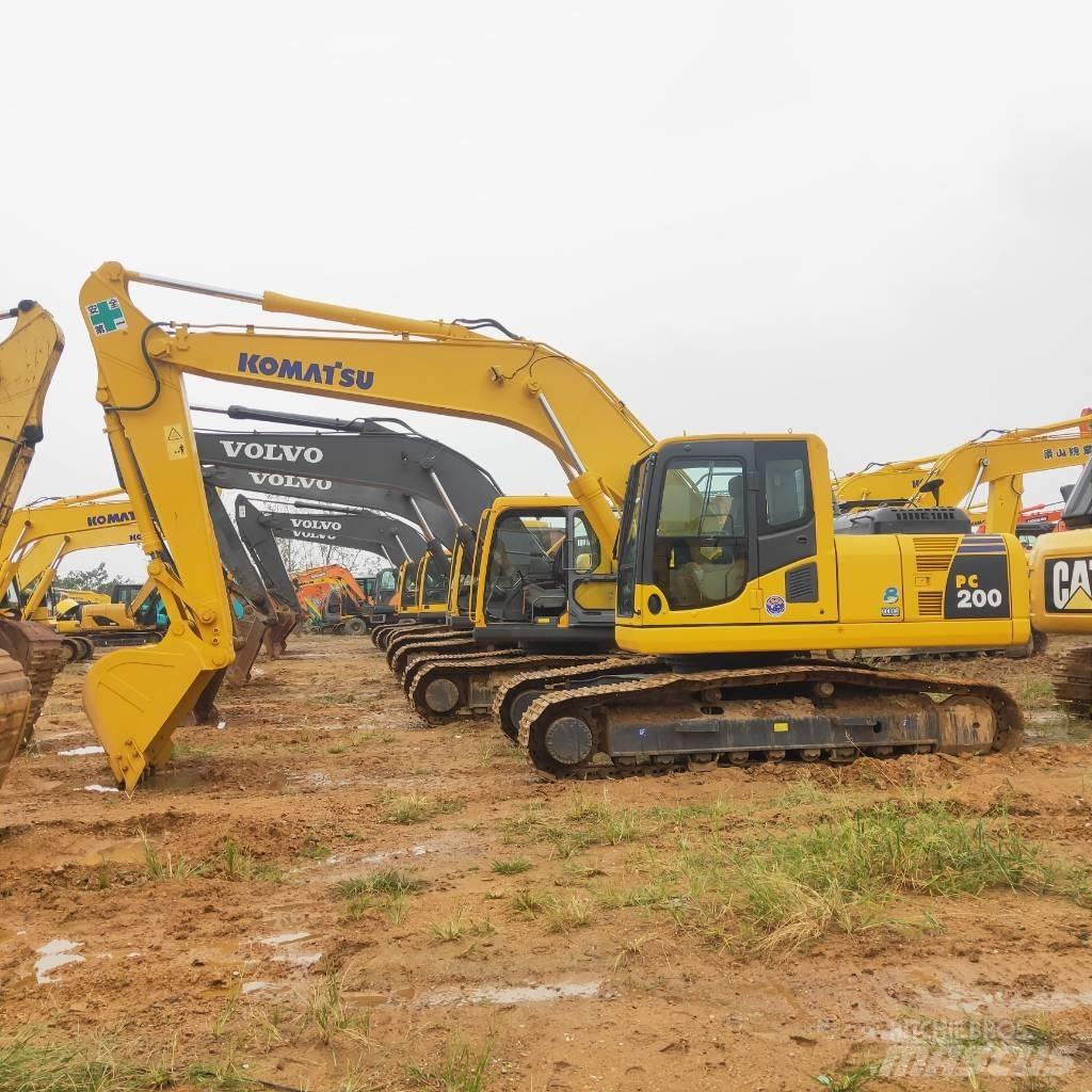 Komatsu PC200-8 Pásová rýpadla