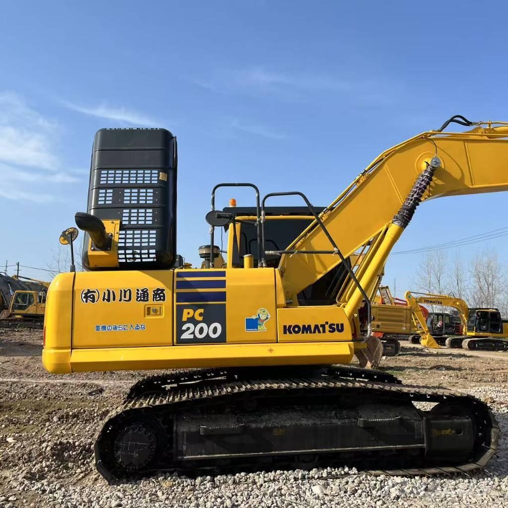 Komatsu PC 200 Pásová rýpadla