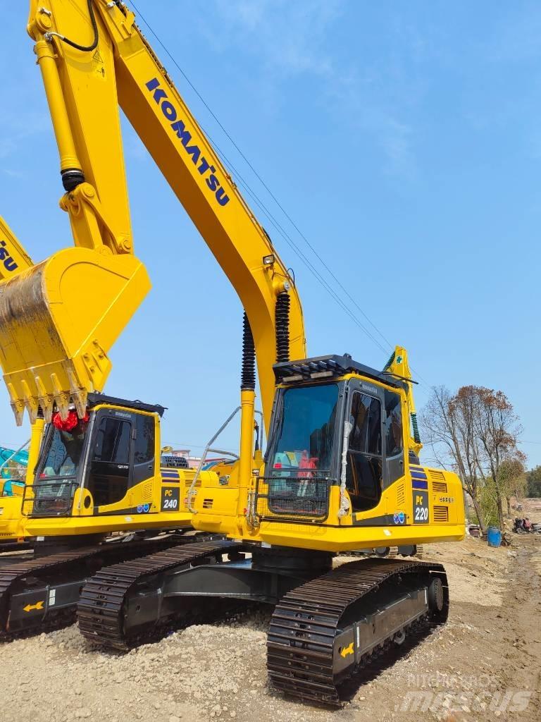 Komatsu PC 220 Pásová rýpadla