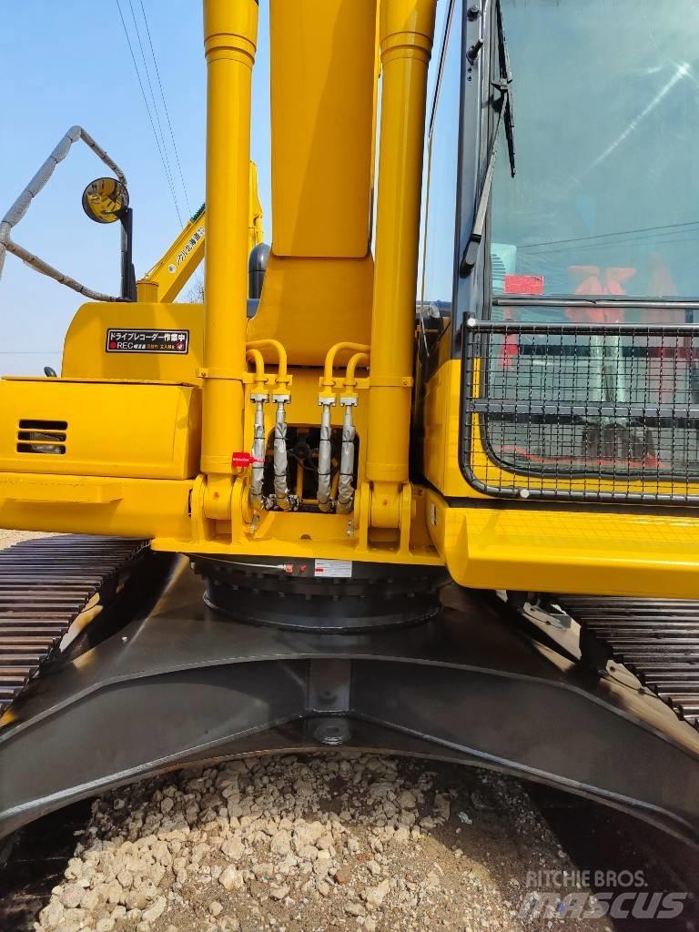 Komatsu PC 220 Pásová rýpadla