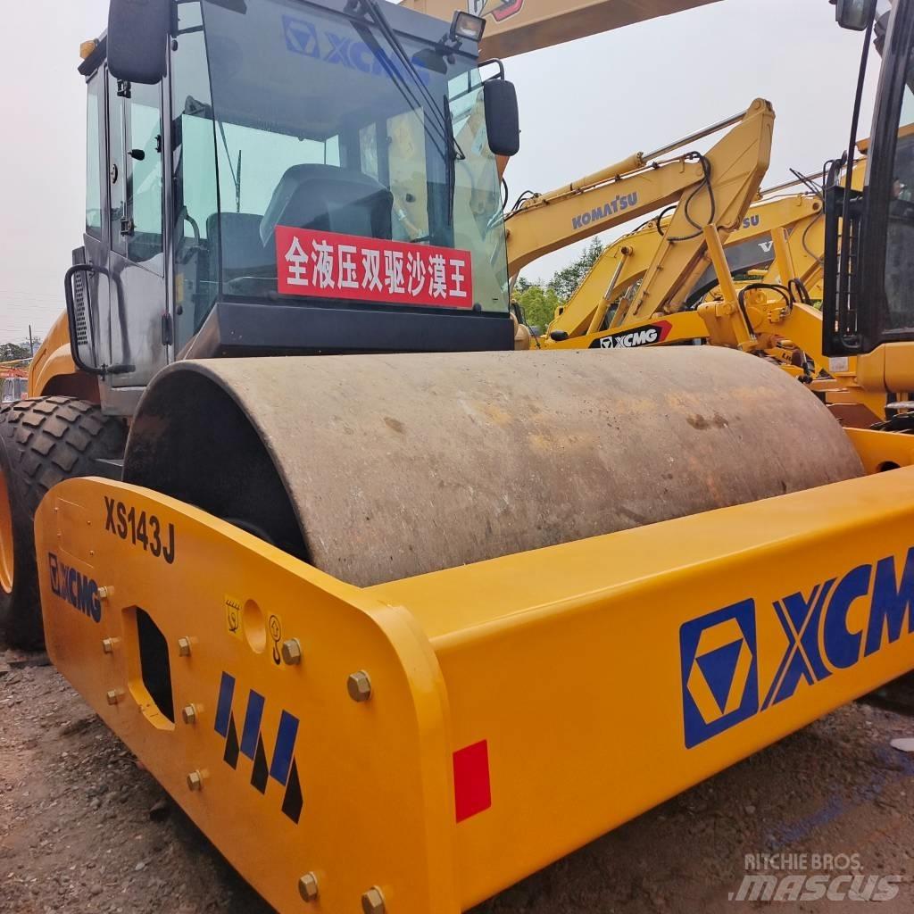 XCMG XS143J Tahačové válce