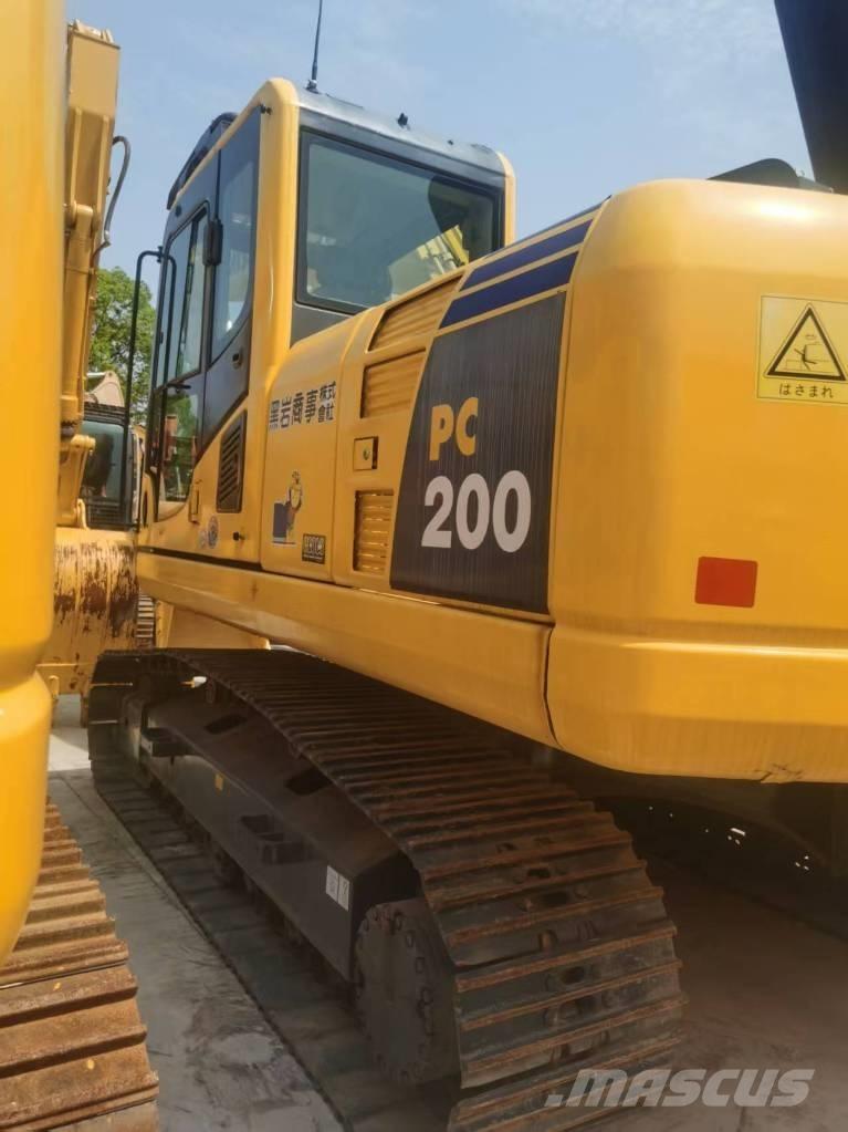 Komatsu PC 200-8 Pásová rýpadla