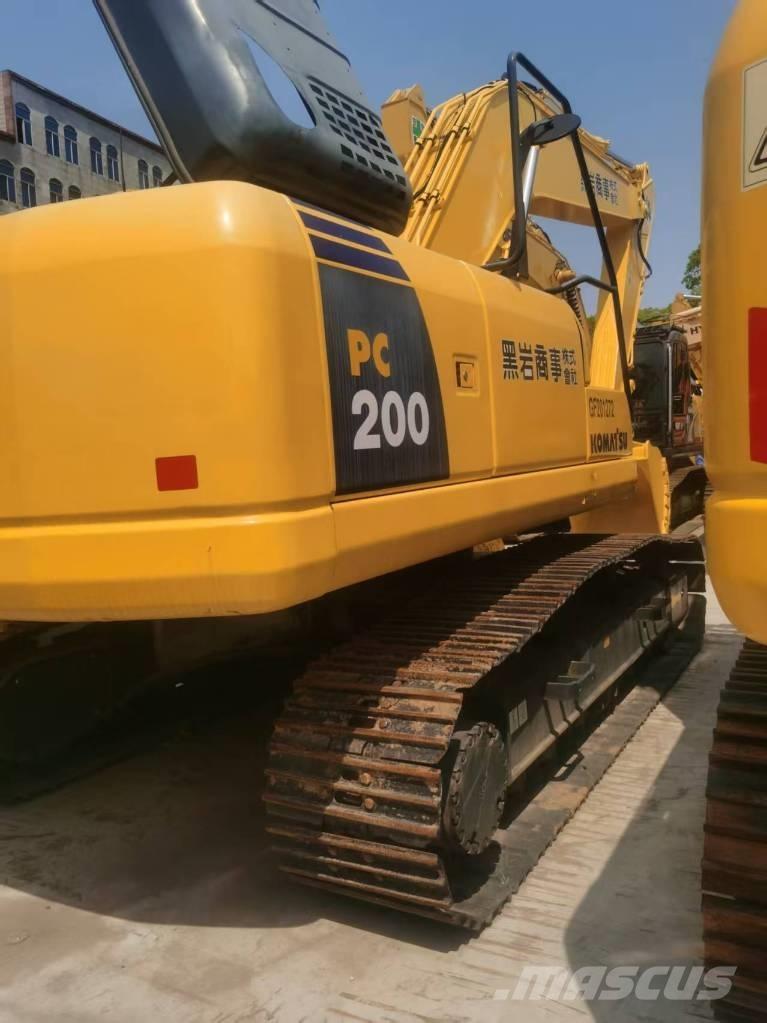 Komatsu PC 200-8 Pásová rýpadla