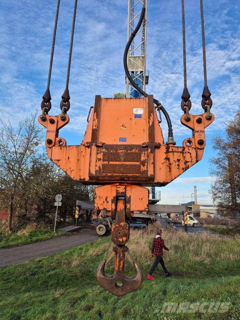 Liebherr LHM 250 Přístavní jeřáby