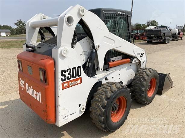 Bobcat S 300 Smykem řízené nakladače