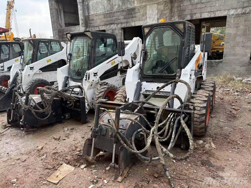 Bobcat S 220 S750 Smykem řízené nakladače