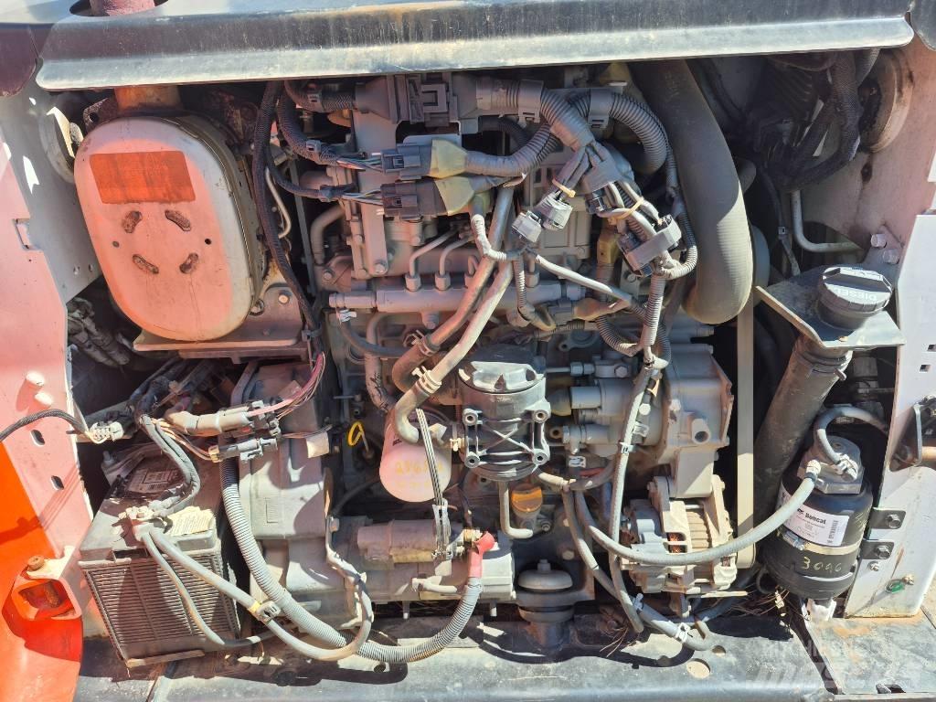 Bobcat T 750 Smykem řízené nakladače