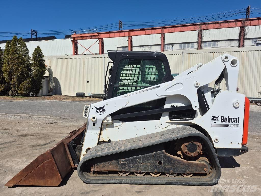 Bobcat T 750 Smykem řízené nakladače