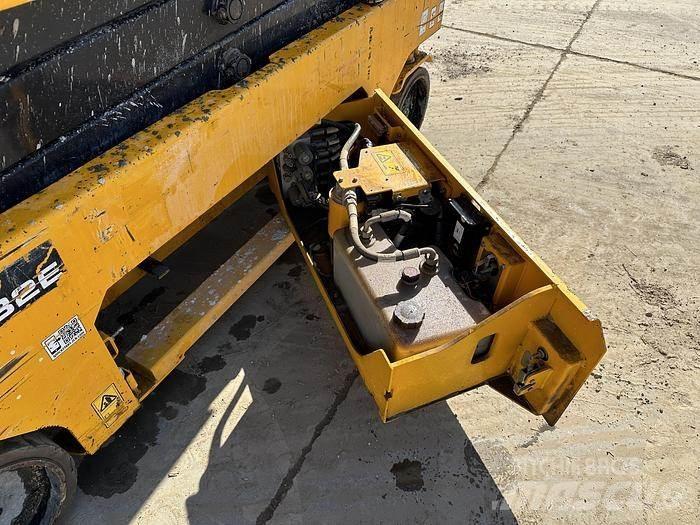 JCB S2032E Nůžková zvedací plošina