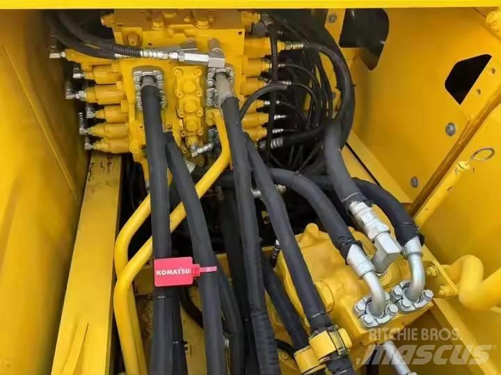 Komatsu PC210lc Pásová rýpadla