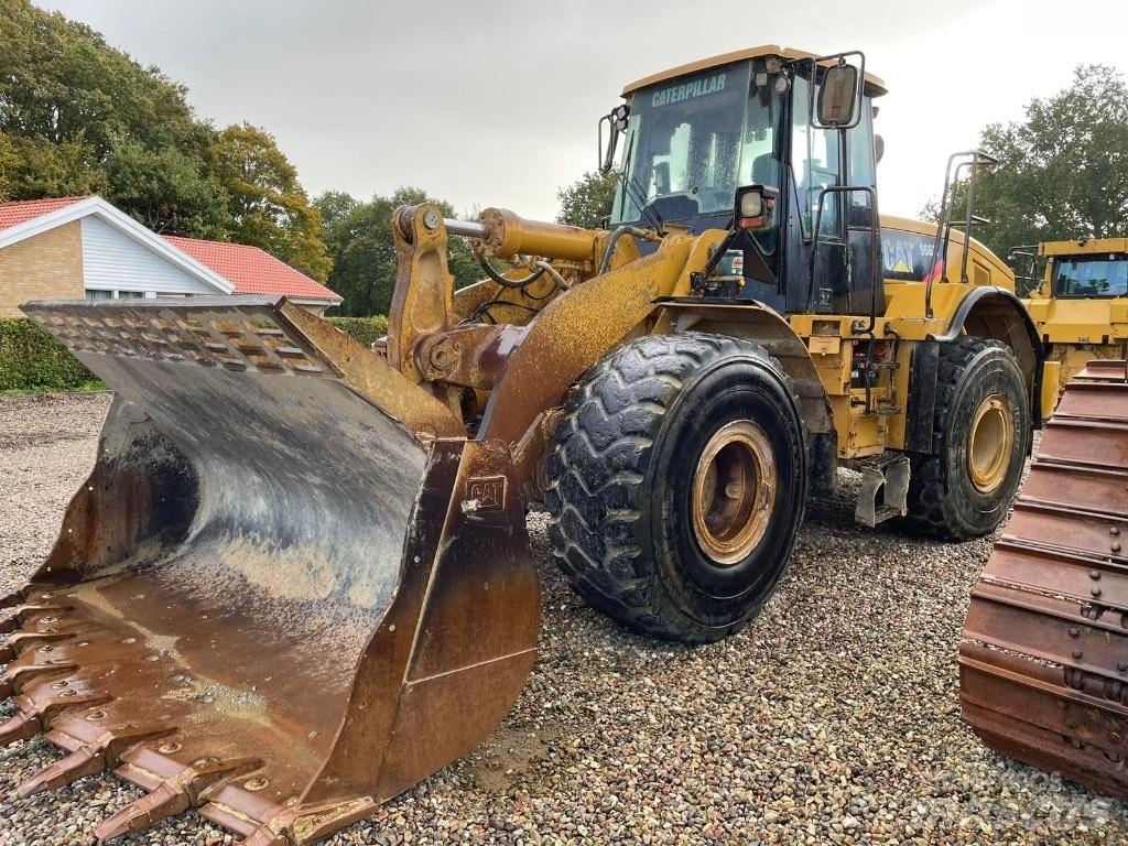 CAT 966H Kolové nakladače