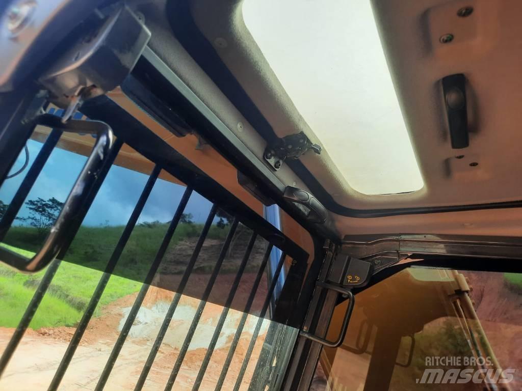 Komatsu PC130 Pásová rýpadla