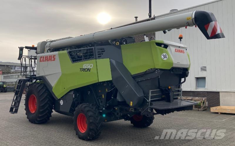 CLAAS TRION 650 Sklízecí mlátičky