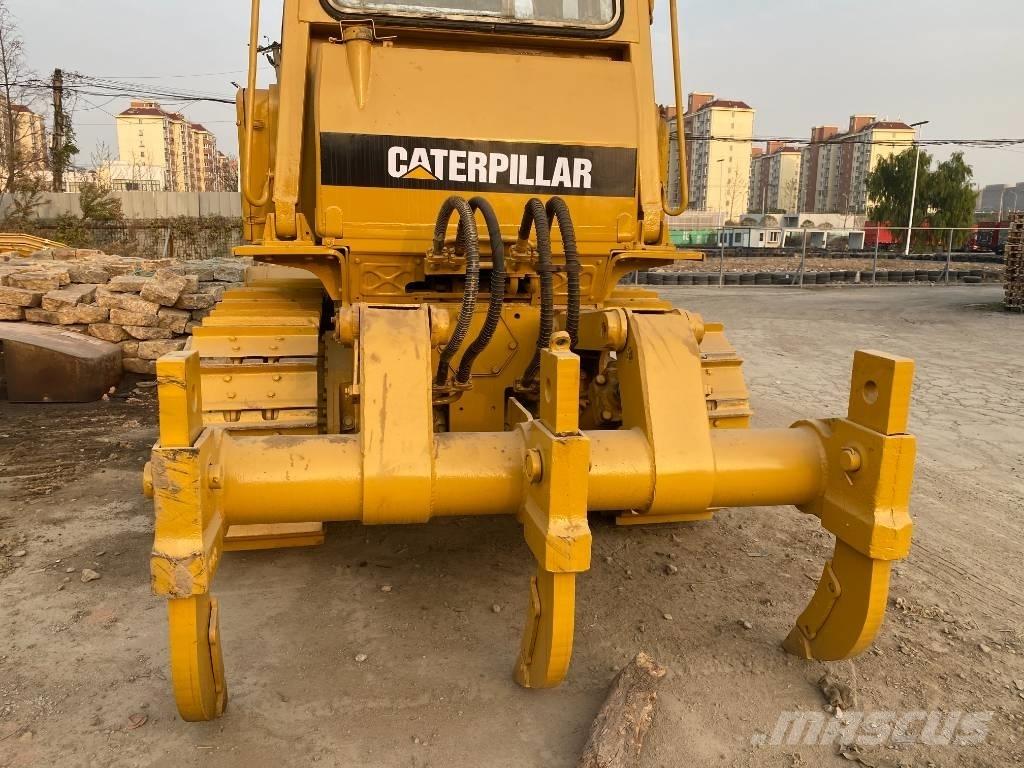 CAT D 6 D Pásové dozery