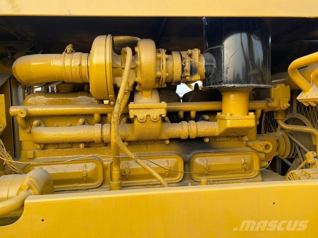 CAT D 6 D Pásové dozery