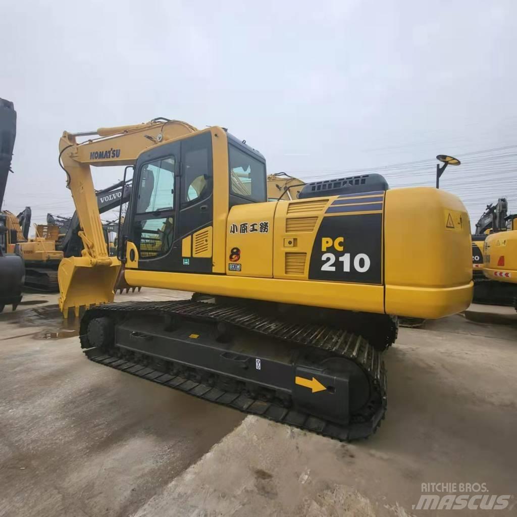 Komatsu PC 210 Pásová rýpadla