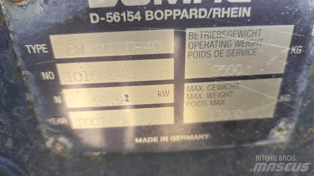 Bomag BW 211 D-40 Tandemové válce