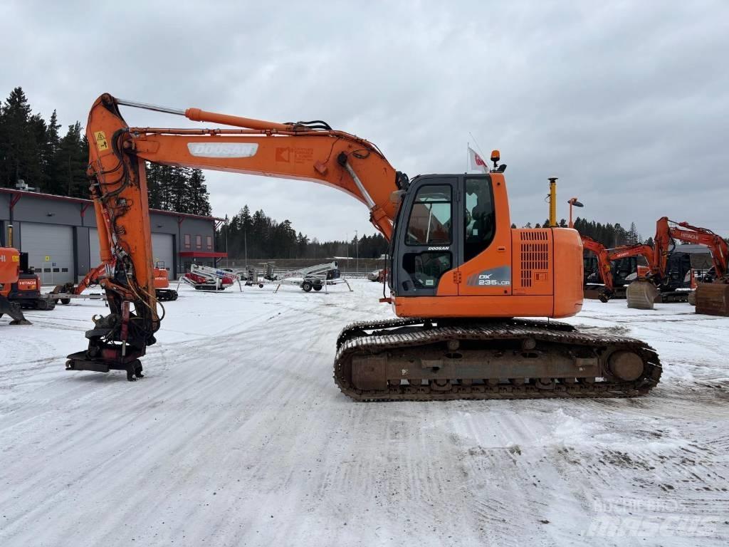 Doosan DX225 LC R Pásová rýpadla