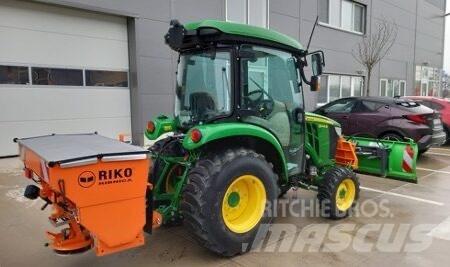 John Deere 3046 R Kompaktní traktory