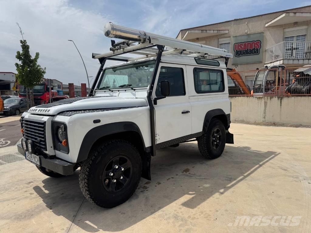 Land Rover Defender Osobní vozy