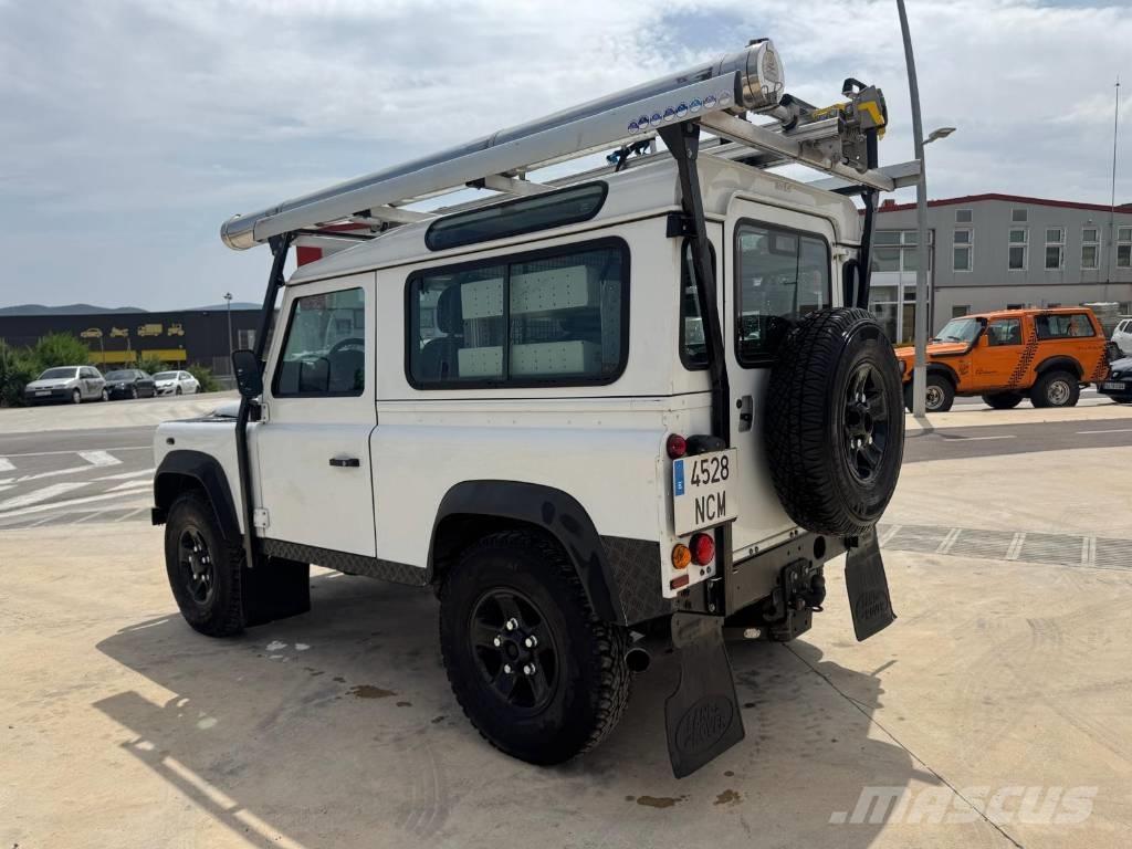 Land Rover Defender Osobní vozy