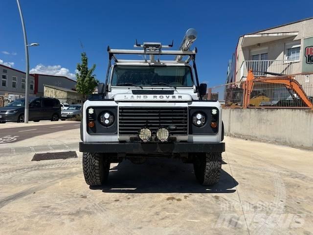 Land Rover Defender Osobní vozy