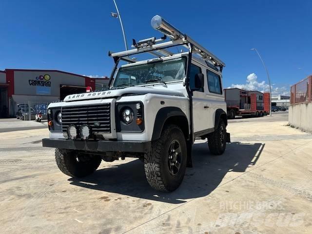 Land Rover Defender Osobní vozy