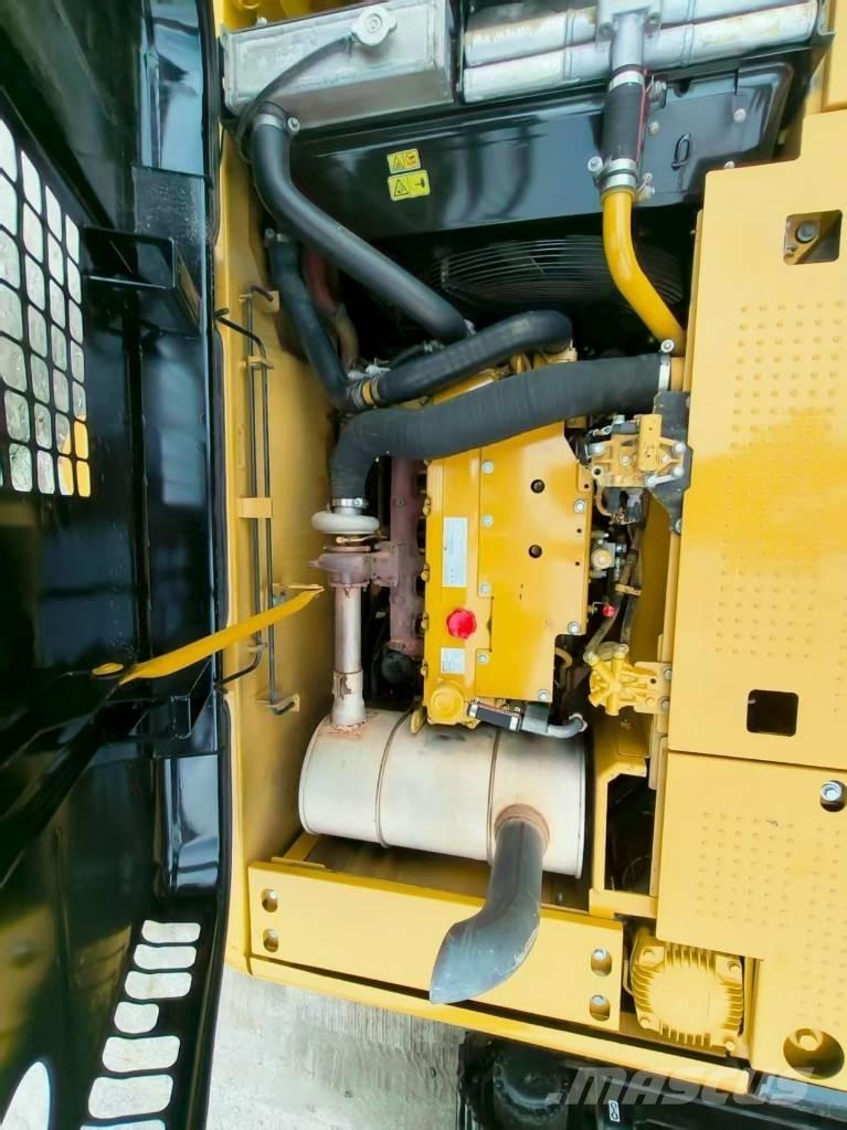 CAT 320 D Pásová rýpadla
