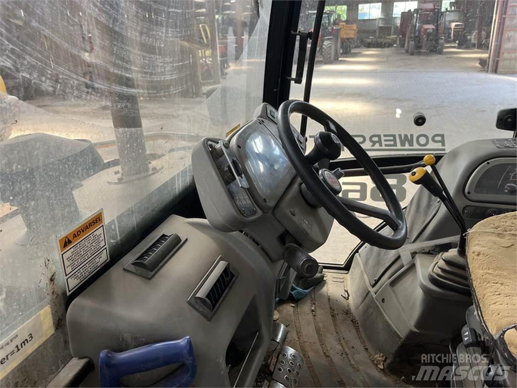 Fermec 860 Rýpadlo-nakladače