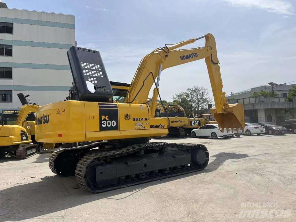 Komatsu PC 300 Pásová rýpadla