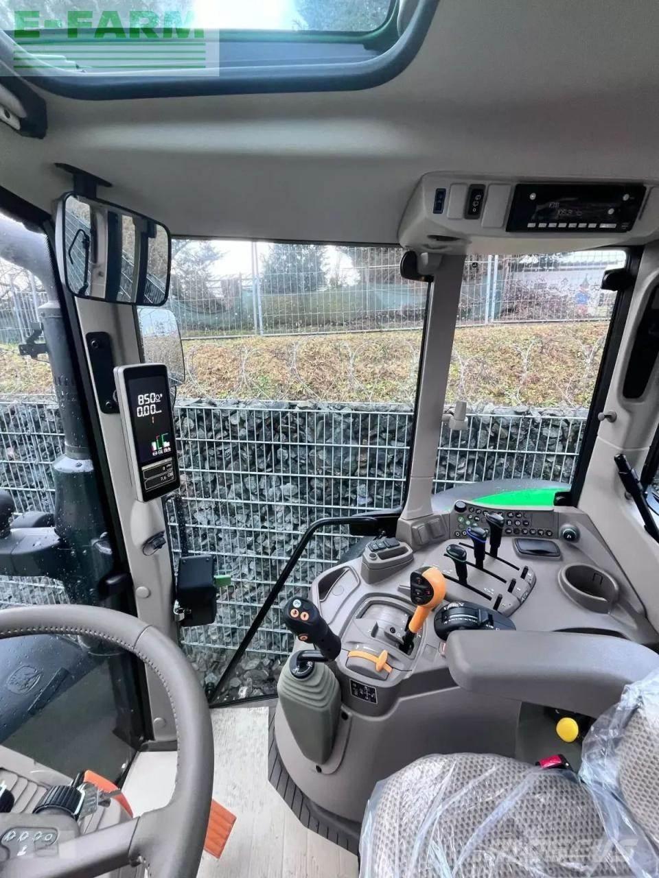 John Deere 6120m Traktory