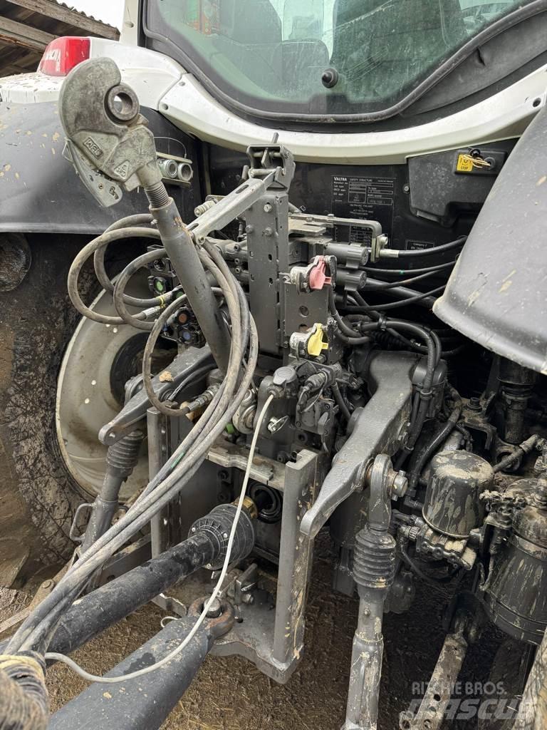 Valtra N174 Traktory