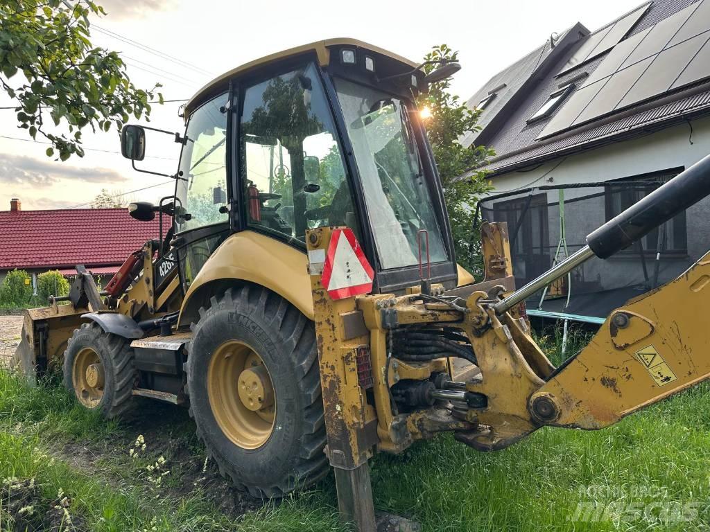 CAT 428 F Rýpadlo-nakladače