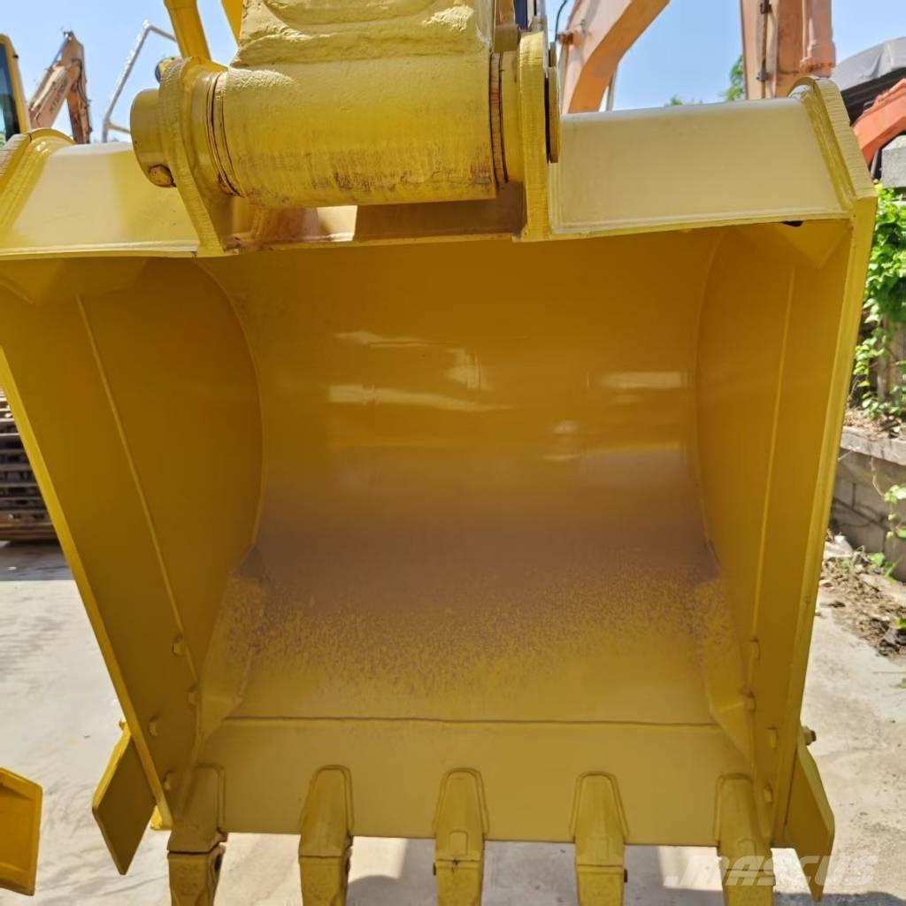 Komatsu PC 220-7 Pásová rýpadla