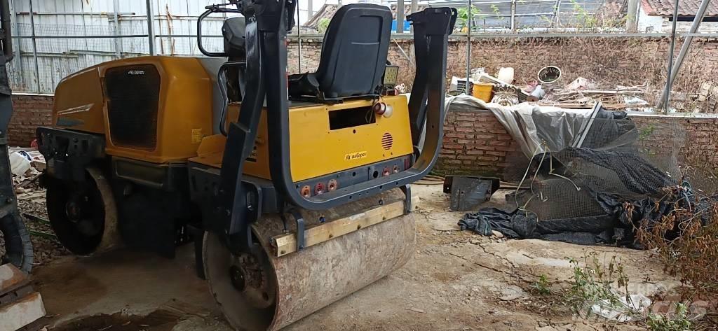  戴勒派克  DYNAPAC1250 Tandemové válce