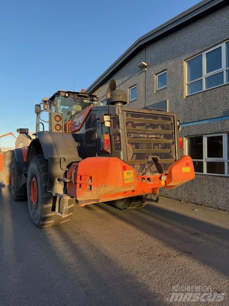 Hitachi ZW 370-6 Kolové nakladače