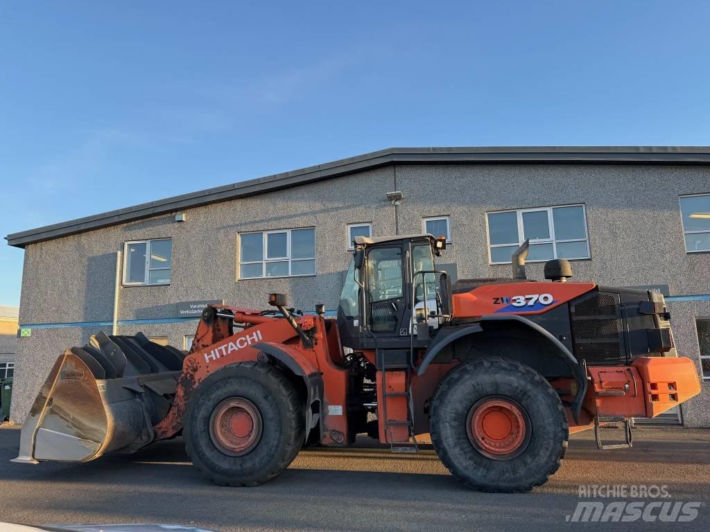 Hitachi ZW 370-6 Kolové nakladače