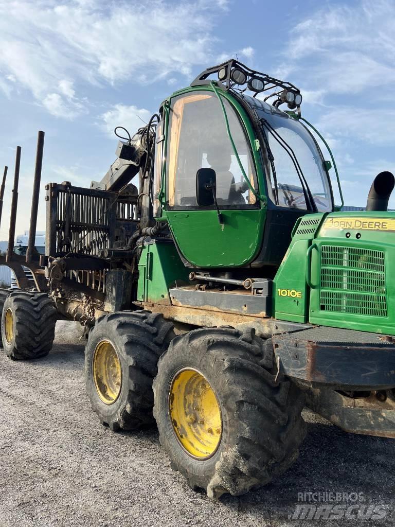 John Deere 1010 E Vyvážecí traktory