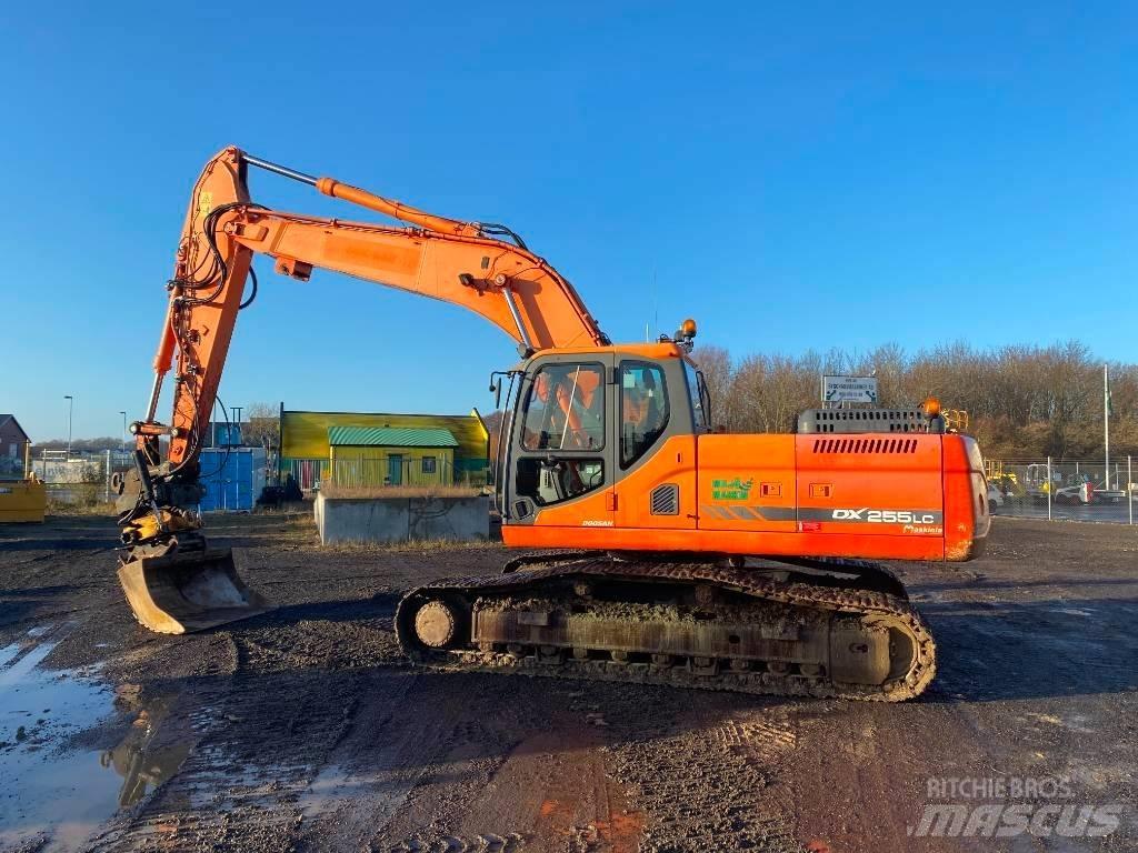 Doosan DX 255 LC Pásová rýpadla