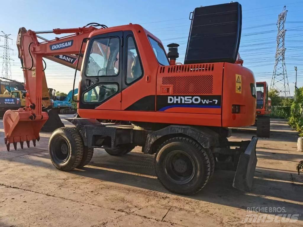 Doosan 150 W-7 Kolová rýpadla