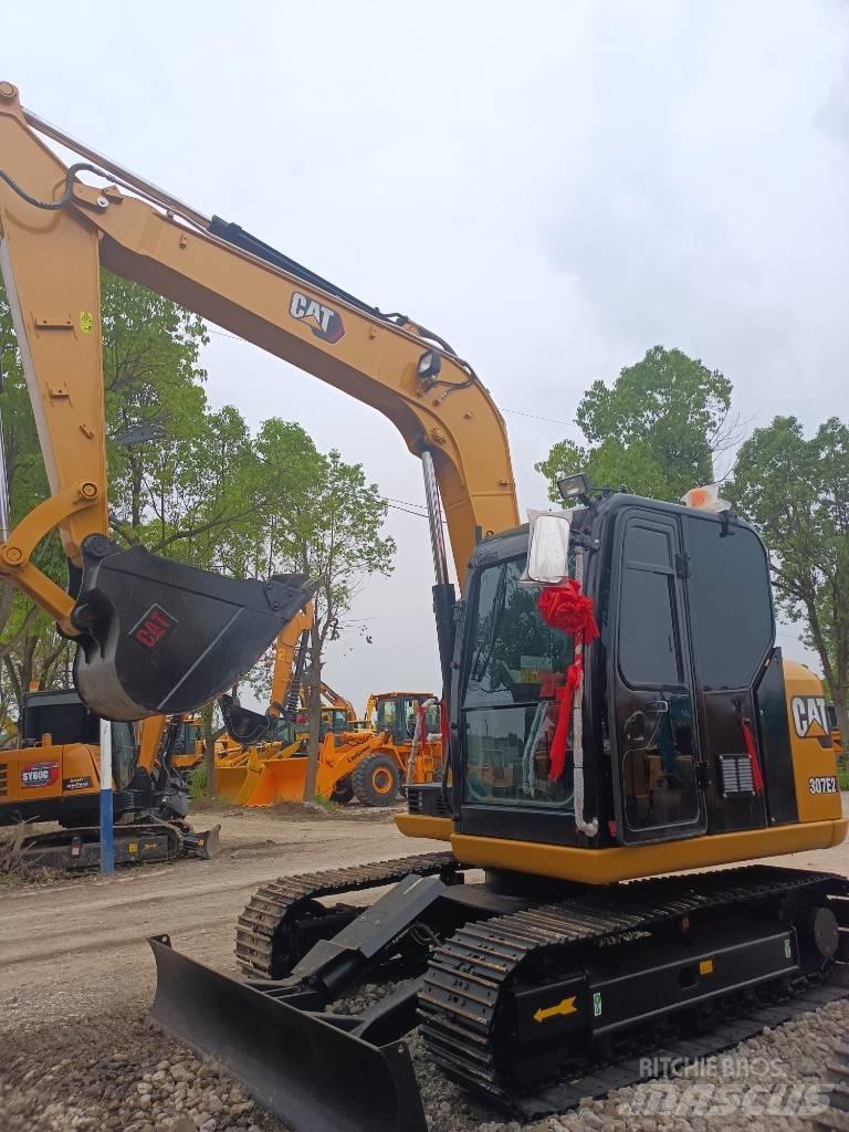 CAT 307 Mini rýpadla < 7t