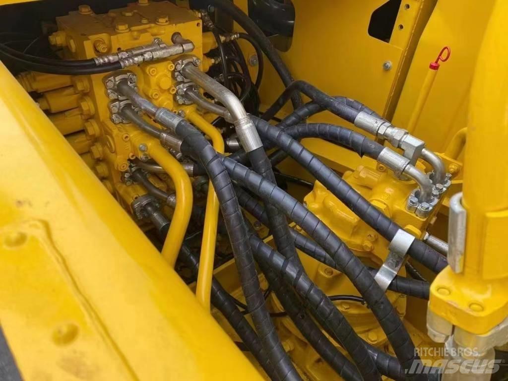 Komatsu 200-8 Pásová rýpadla