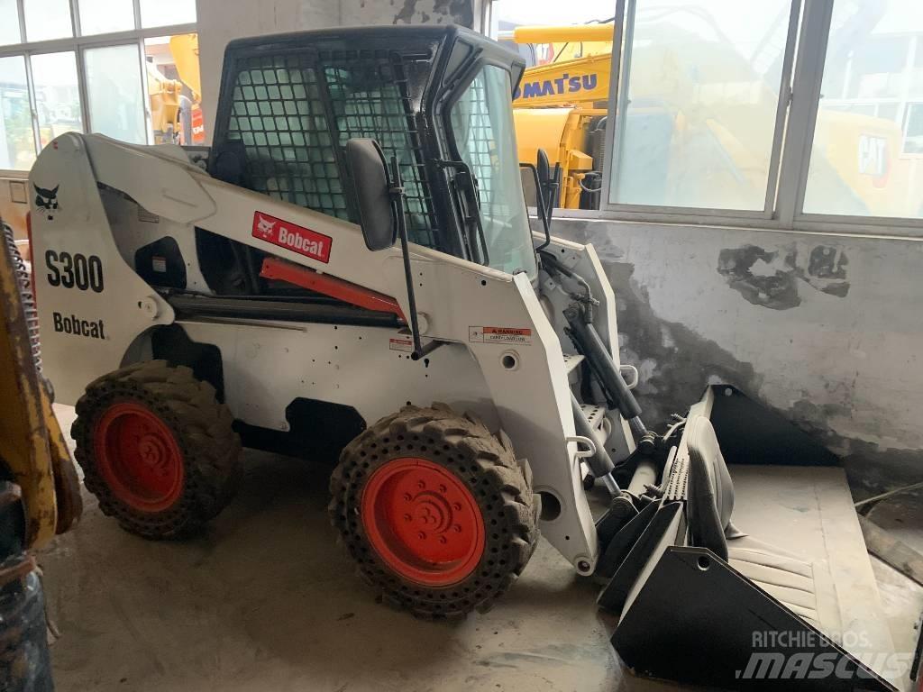 Bobcat S 300 Smykem řízené nakladače