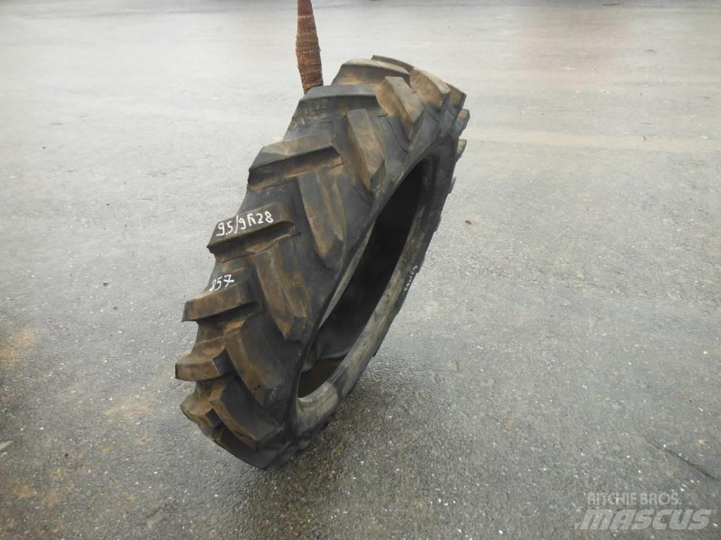 Michelin 9.5/9R28 Pneumatiky, kola a ráfky