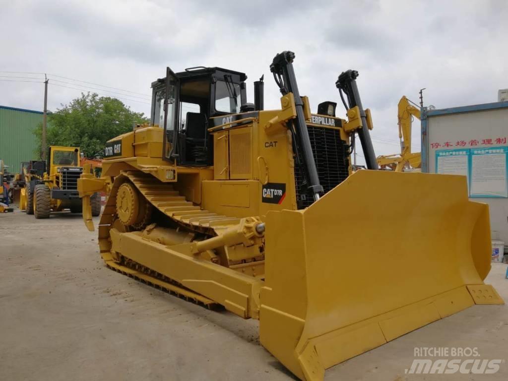 CAT D 7 R Pásové dozery