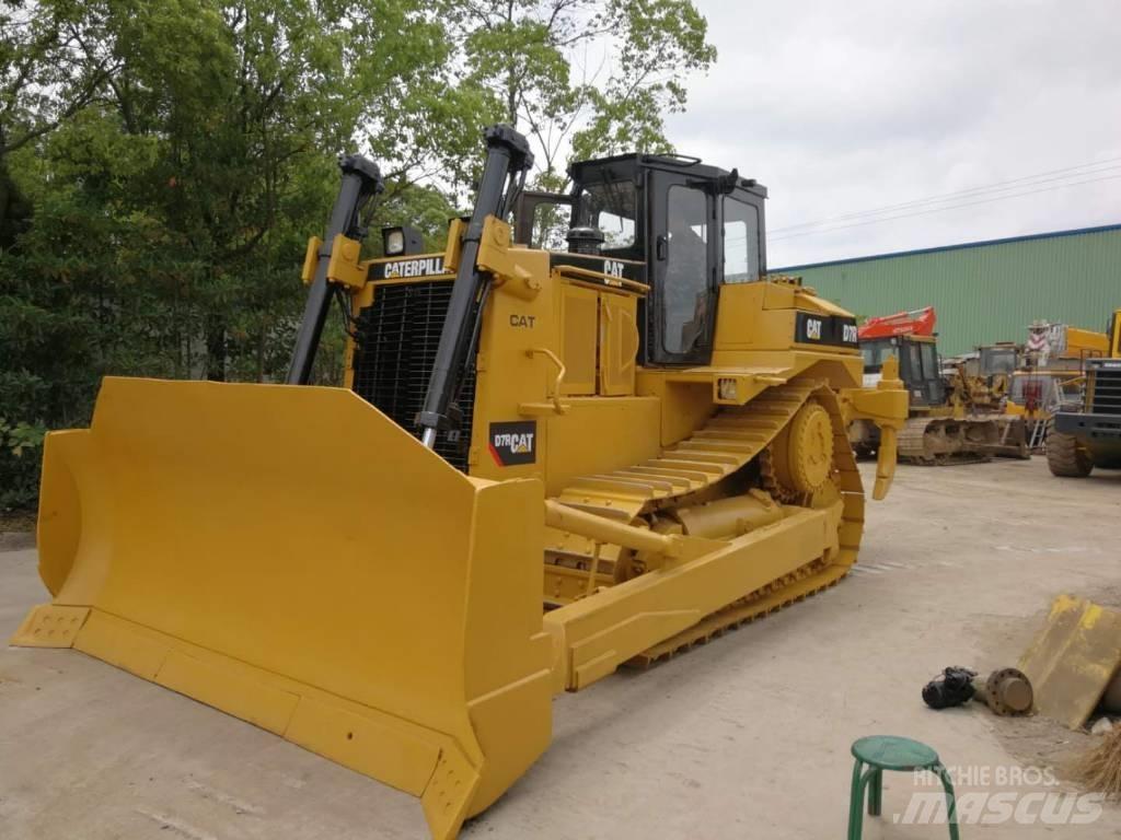 CAT D 7 R Pásové dozery